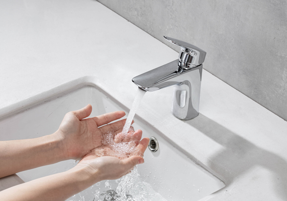 Cмеситель для раковины "Вега" без донного клапана AQ1010CR